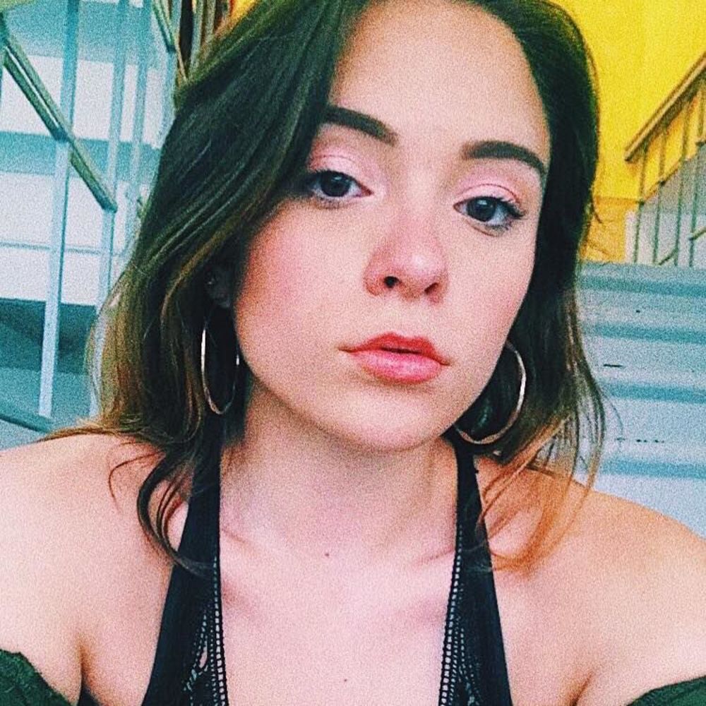 Meet your Posher, Maya